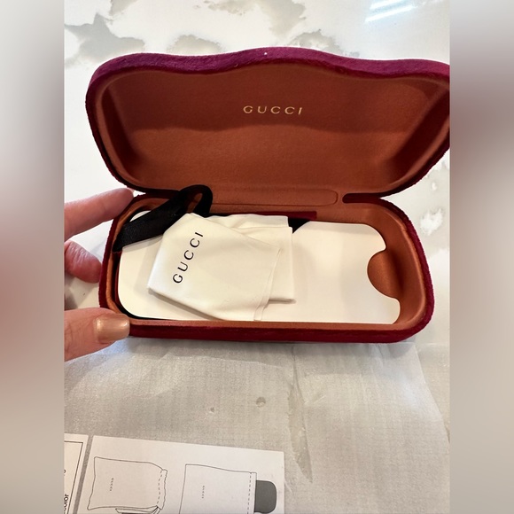 GUCCI SUNGLASSES glitter on temples. - Picture 5 of 13